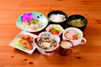 誠食堂